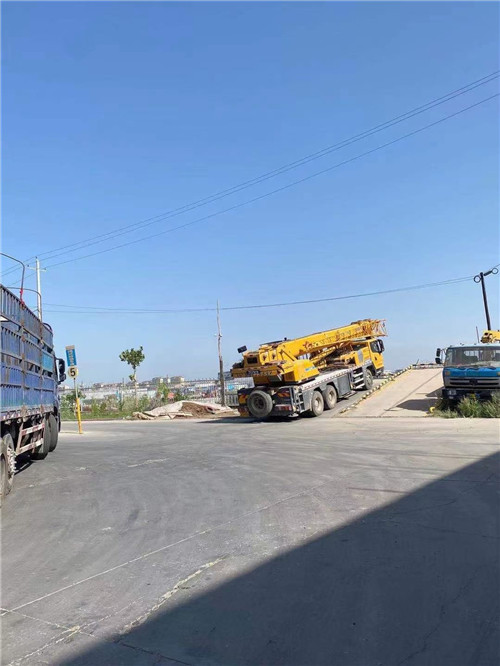 宾县25吨吊车的租赁价格大概是多少？